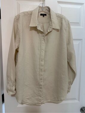 Quince Classic Button-Front Shirt in Beige